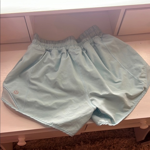 Lululemon Hotty Hot Shorts, Size 2 TALL, 2.5 inch - Picture 2 of 3